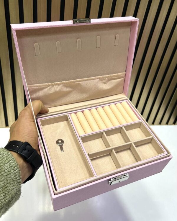 مرتب المجوهرات