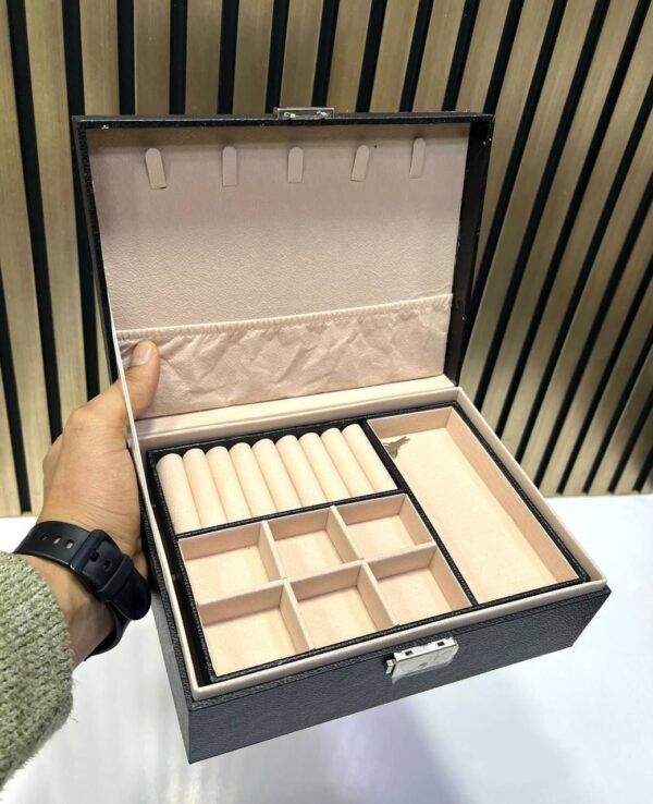 مرتب المجوهرات